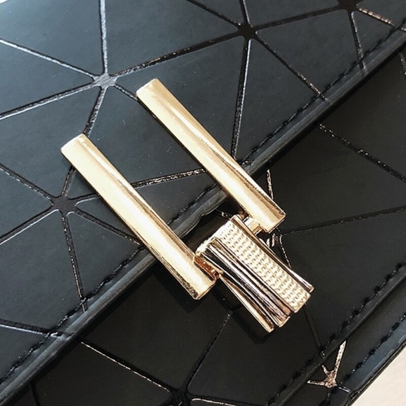 🌿Geometric Shoulder Bag🌿LAST ONE - Picture 3 of 5